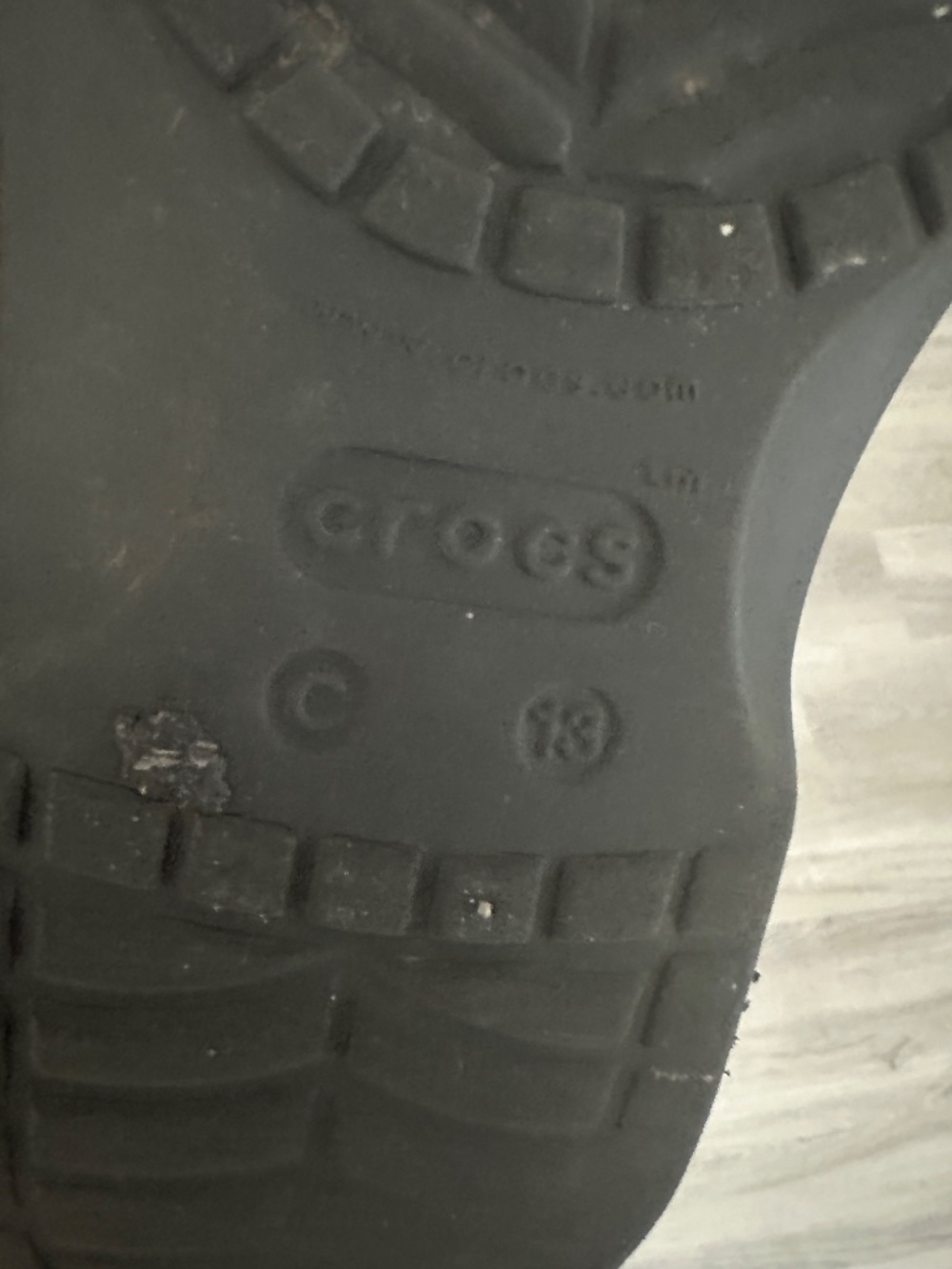 Kids Crocs - Picture 3 of 3
